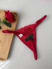 CALCINHA TANGA FIO COM APLIQUE ROSA REGULAGEM BANHO 24K TAM. &Uacute;NICO C&Oacute;D. 8021
